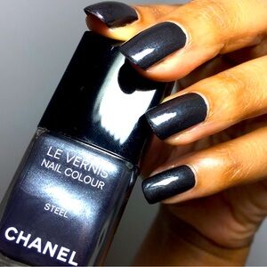 Chanel Le Vernis Steel Nail Colour-NWOT